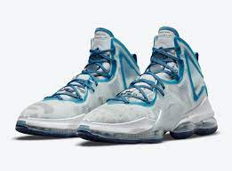 Nike LeBron 19